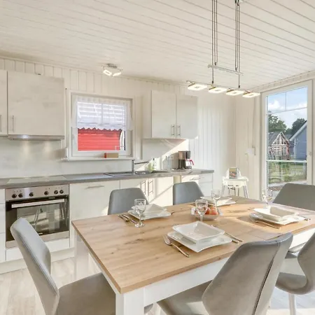Σπίτι διακοπών Nice In With 2 Bedrooms And Wifi Zerpenschleuse