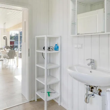 Nice In With 2 Bedrooms And Wifi * Zerpenschleuse