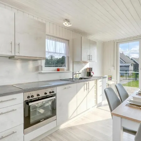 Nice In With 2 Bedrooms And Wifi Zerpenschleuse